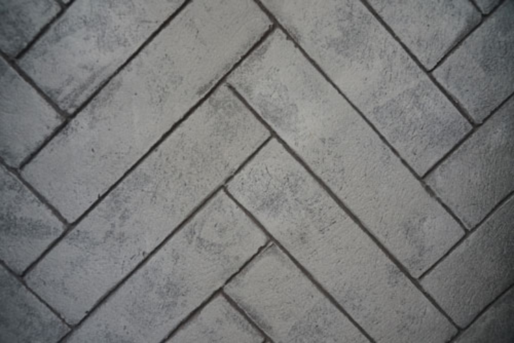 Whitewashed Herringbone Brick Liner
